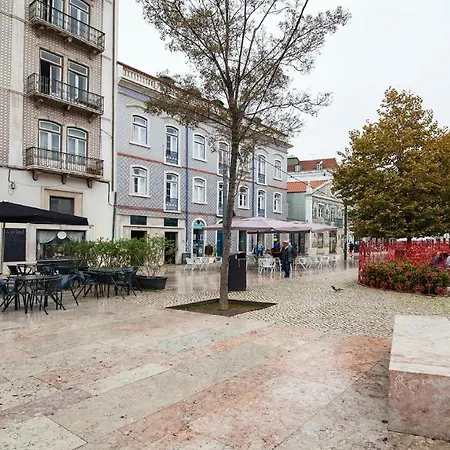 Plum Guide - Decameron * Lisbon